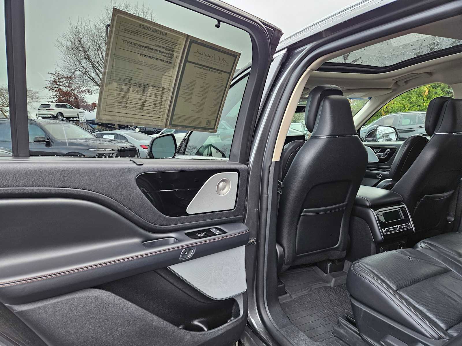 Used 2020 Lincoln Aviator Reserve w/ Equipment Group 202A image 18