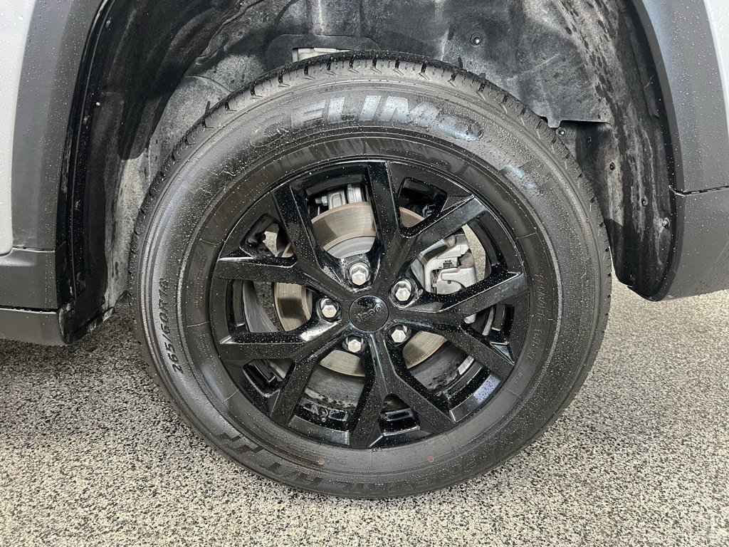 Used 2024 Jeep Grand Cherokee Altitude image 22