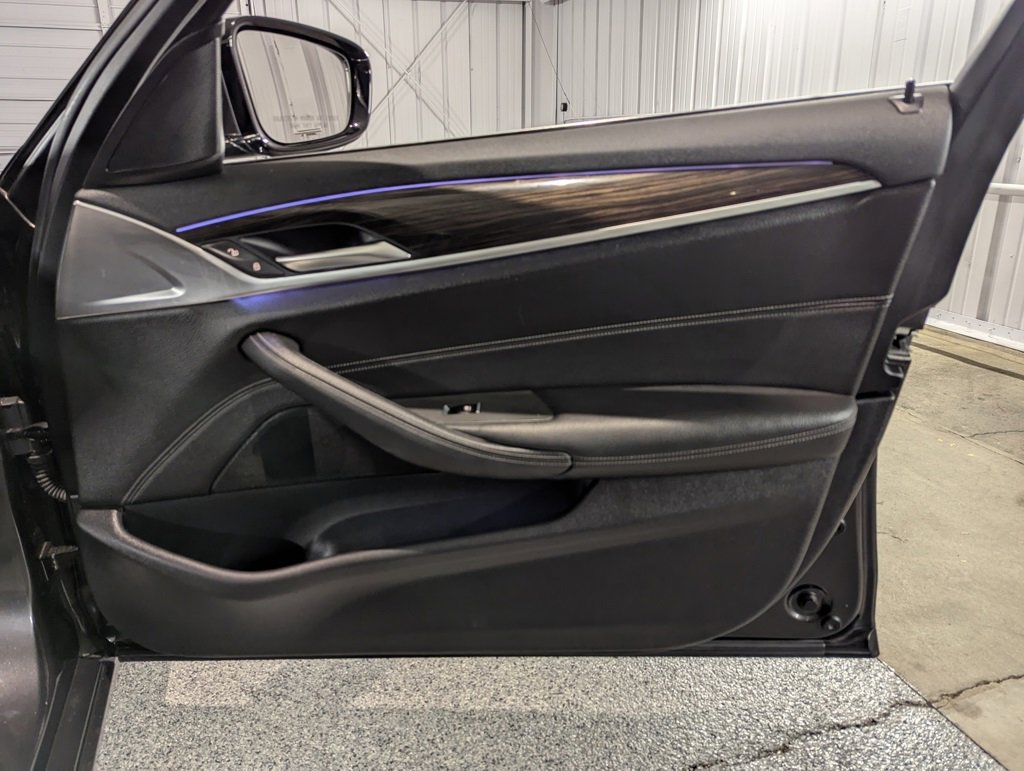 Used 2018 BMW 530i xDrive image 30