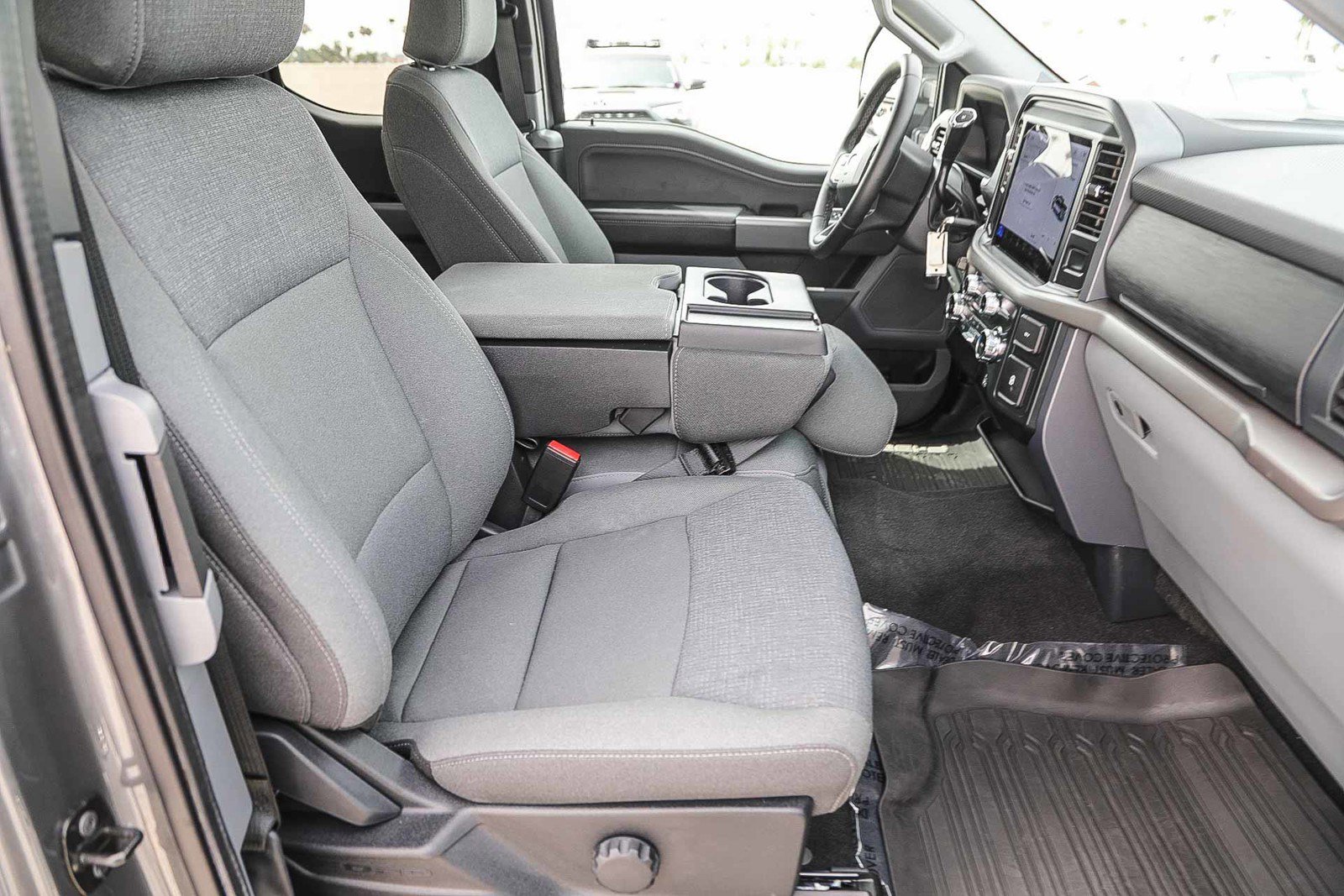 Used 2025 Ford F150 XLT w/ Equipment Group 301A Standard image 16