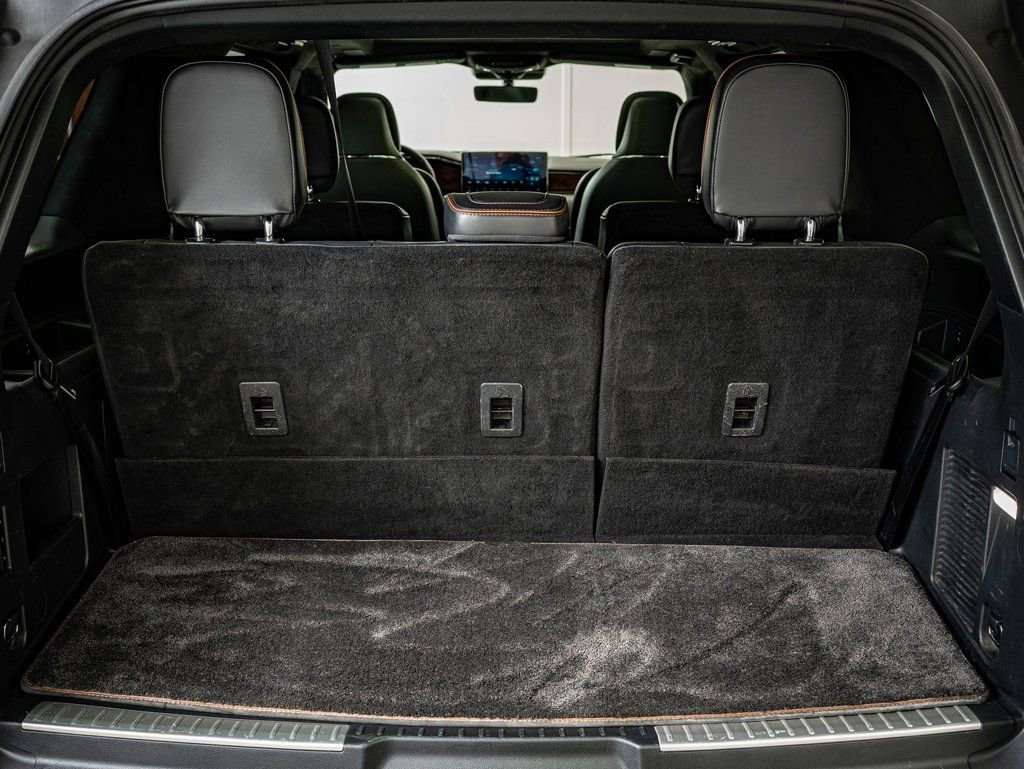 Used 2023 Lincoln Navigator Black Label AWD/4WD image 18
