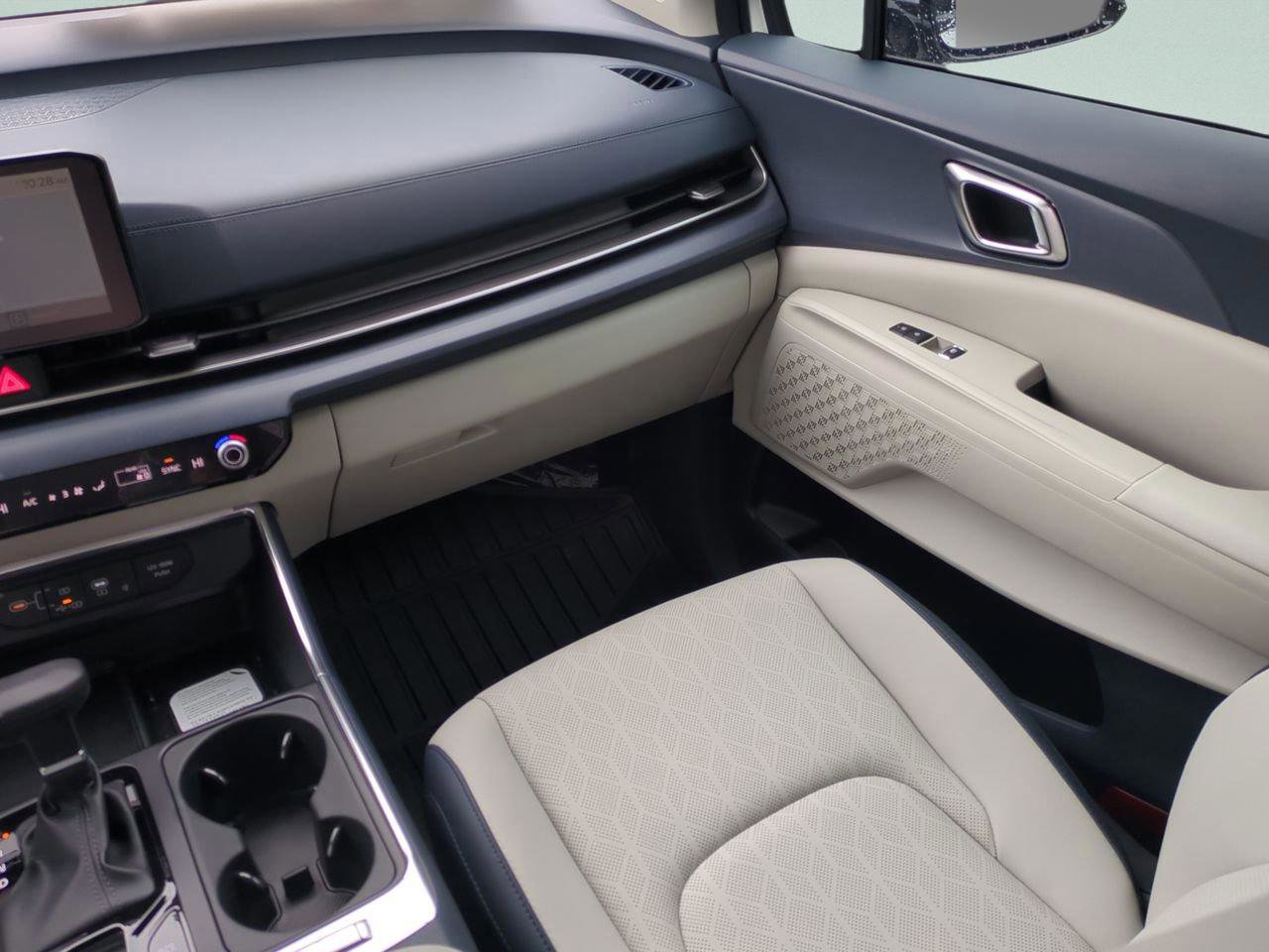 New 2026 Kia Carnival EX FWD image 17
