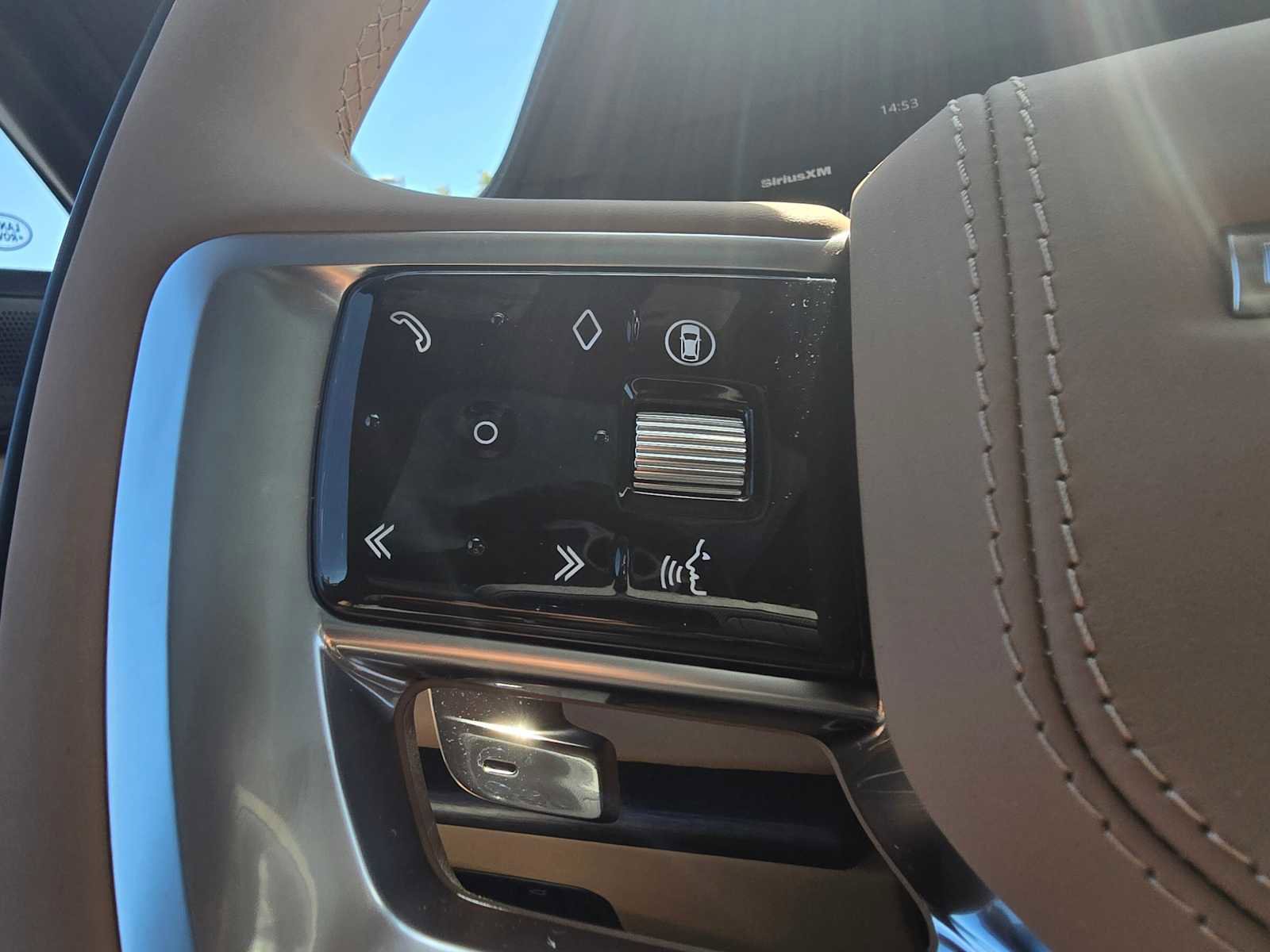 New 2025 Land Rover Range Rover SE image 32