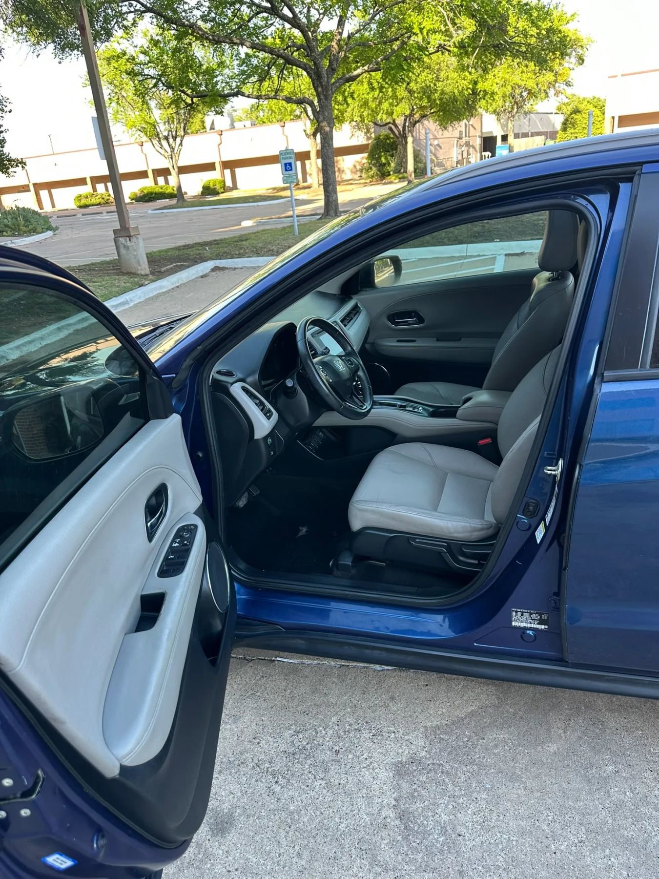 Used 2016 Honda HR-V EX-L image 10