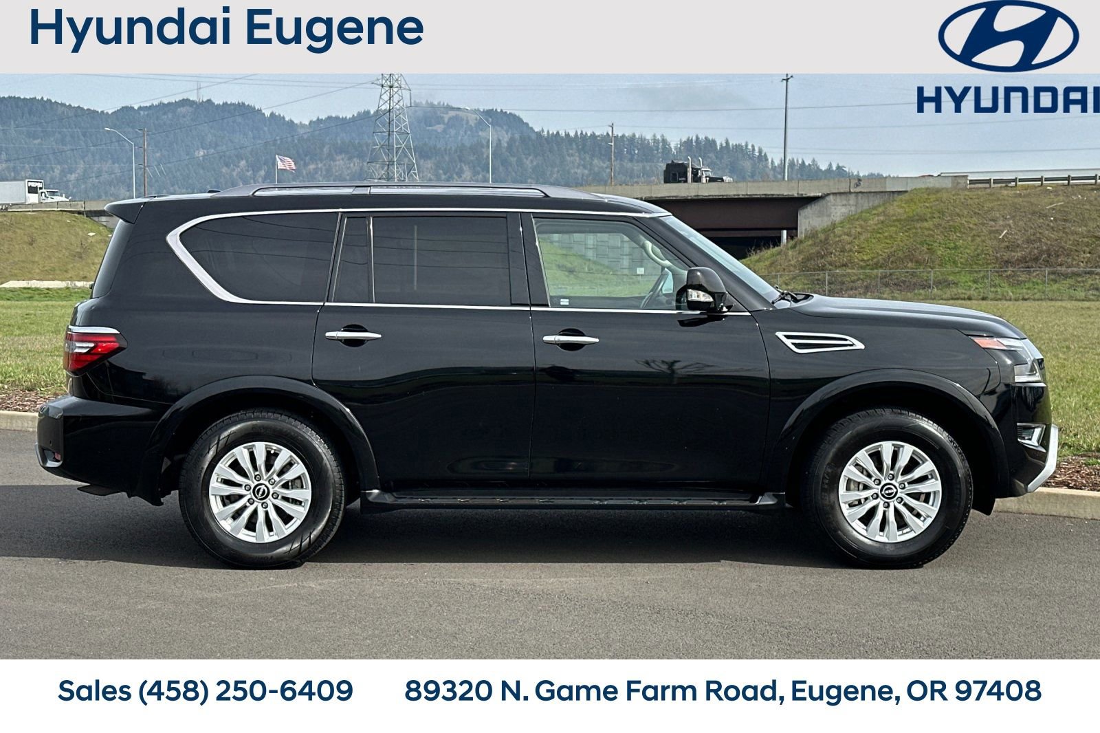 Used 2023 Nissan Armada SV image 2
