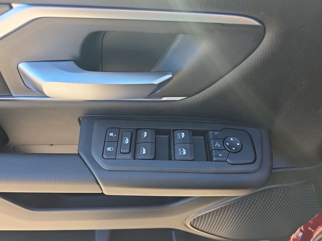 New 2026 RAM 1500 4x4 Crew Cab image 10