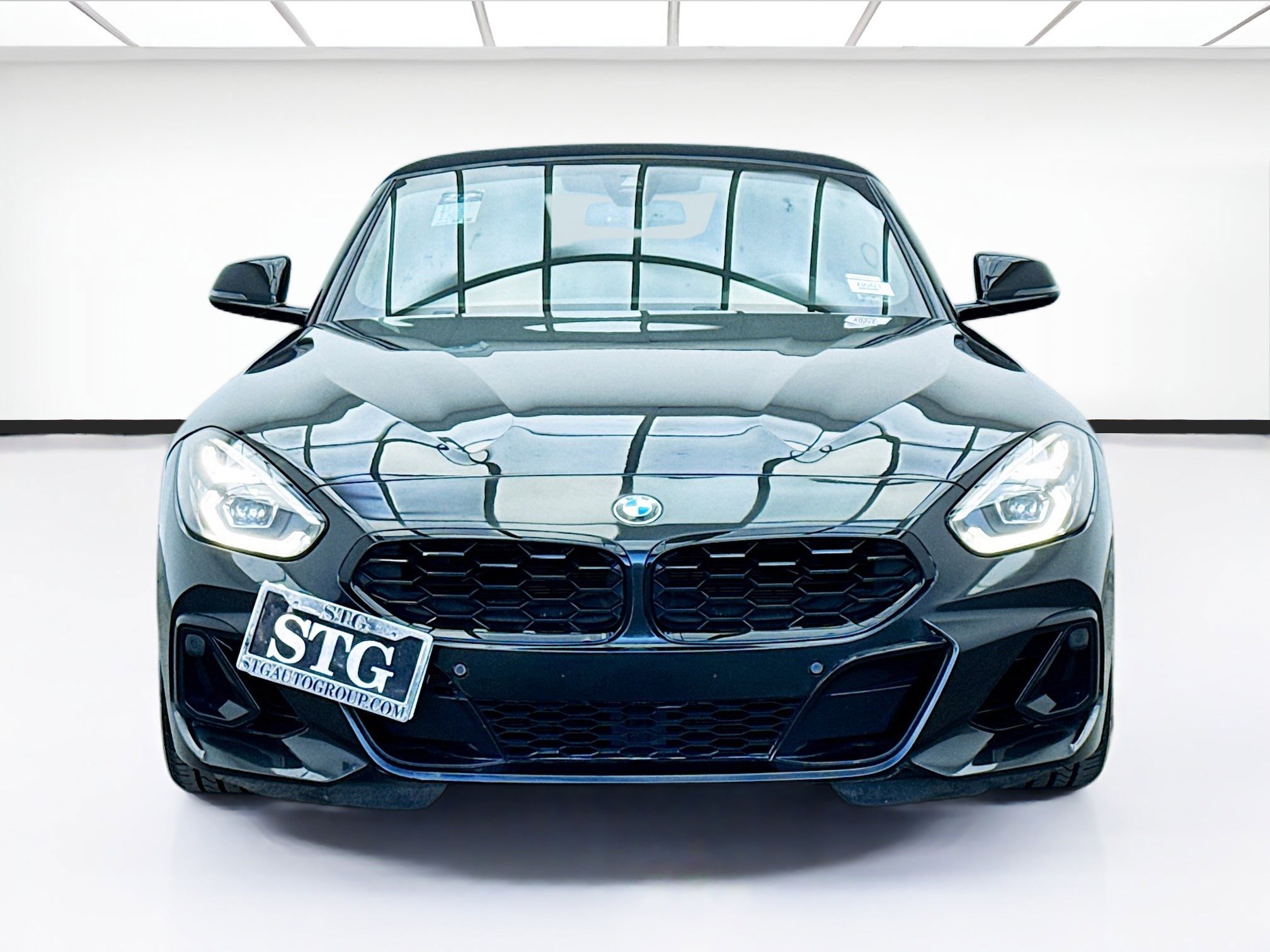 Used 2023 BMW Z4 sDrive30i w/ Driving Assistance Package image 2