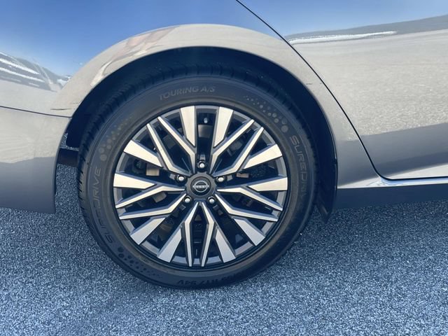 Used 2024 Nissan Altima 2.5 SV FWD image 7