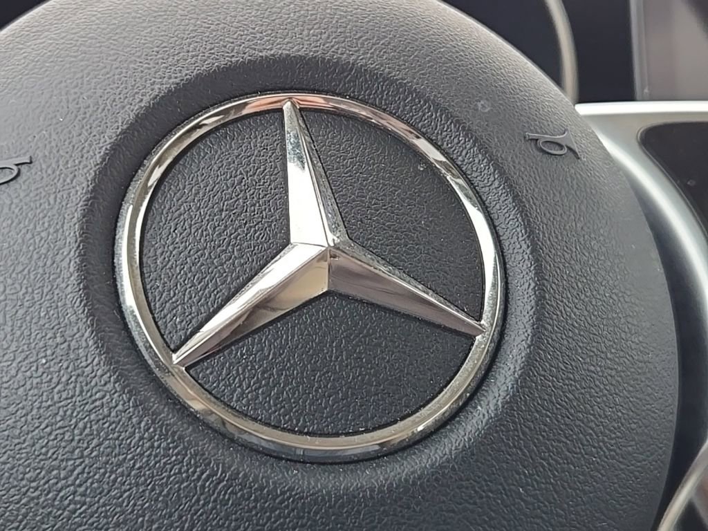 Used 2021 Mercedes-Benz GLC 300 GLC 300 image 32