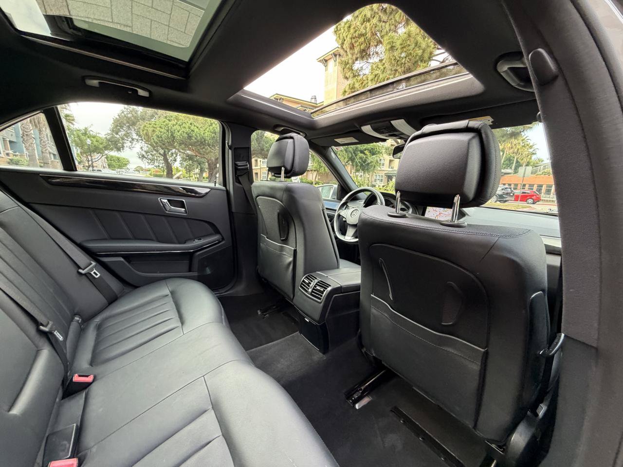 Used 2010 Mercedes-Benz E 550 Sedan image 43