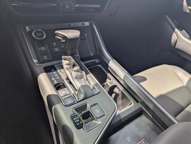 Used 2025 Lexus GX 550 w/ Accessory Package (Z1) AWD/4WD image 9