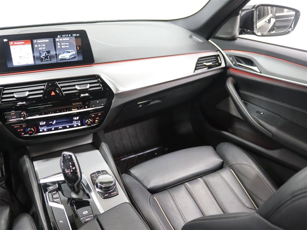 Used 2018 BMW 530i xDrive image 21