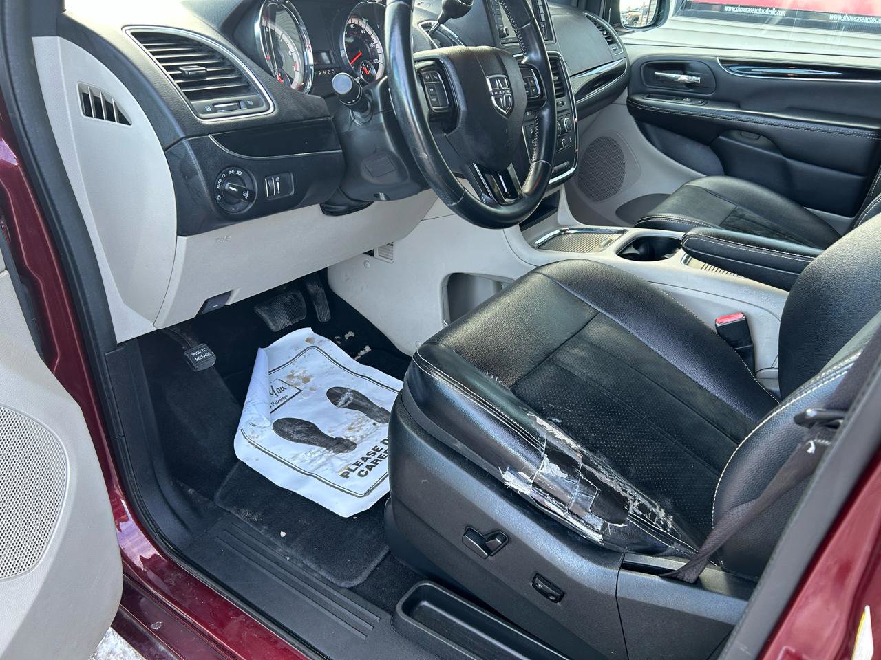 Used 2018 Dodge Grand Caravan SXT image 10