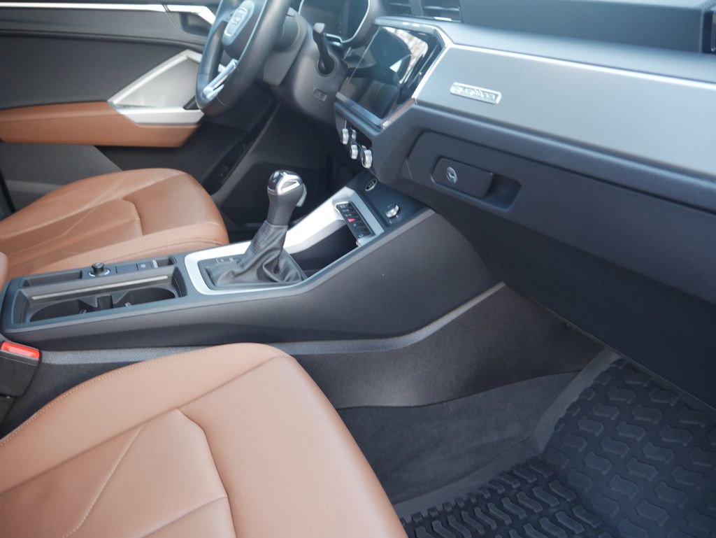 Used 2023 Audi Q3 2.0T Premium w/ Convenience Package image 29