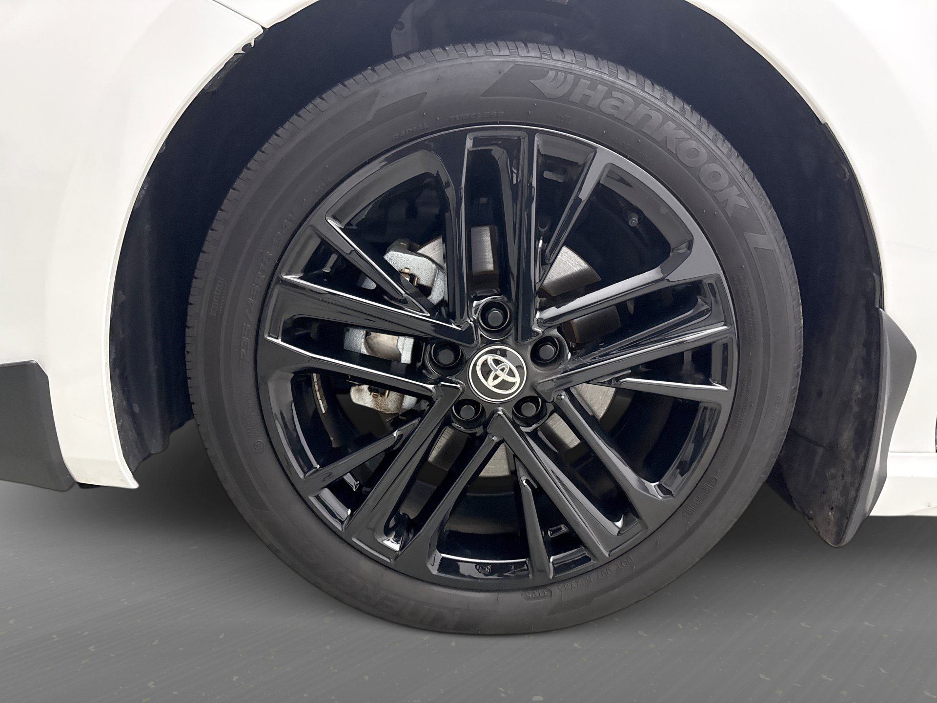Used 2025 Toyota Camry SE w/ Convenience Package FWD image 21