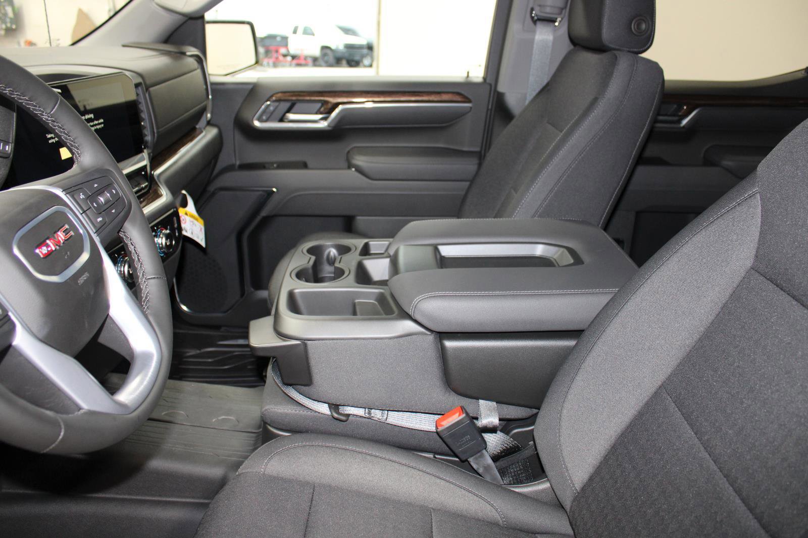 New 2025 GMC Sierra 1500 Elevation image 39