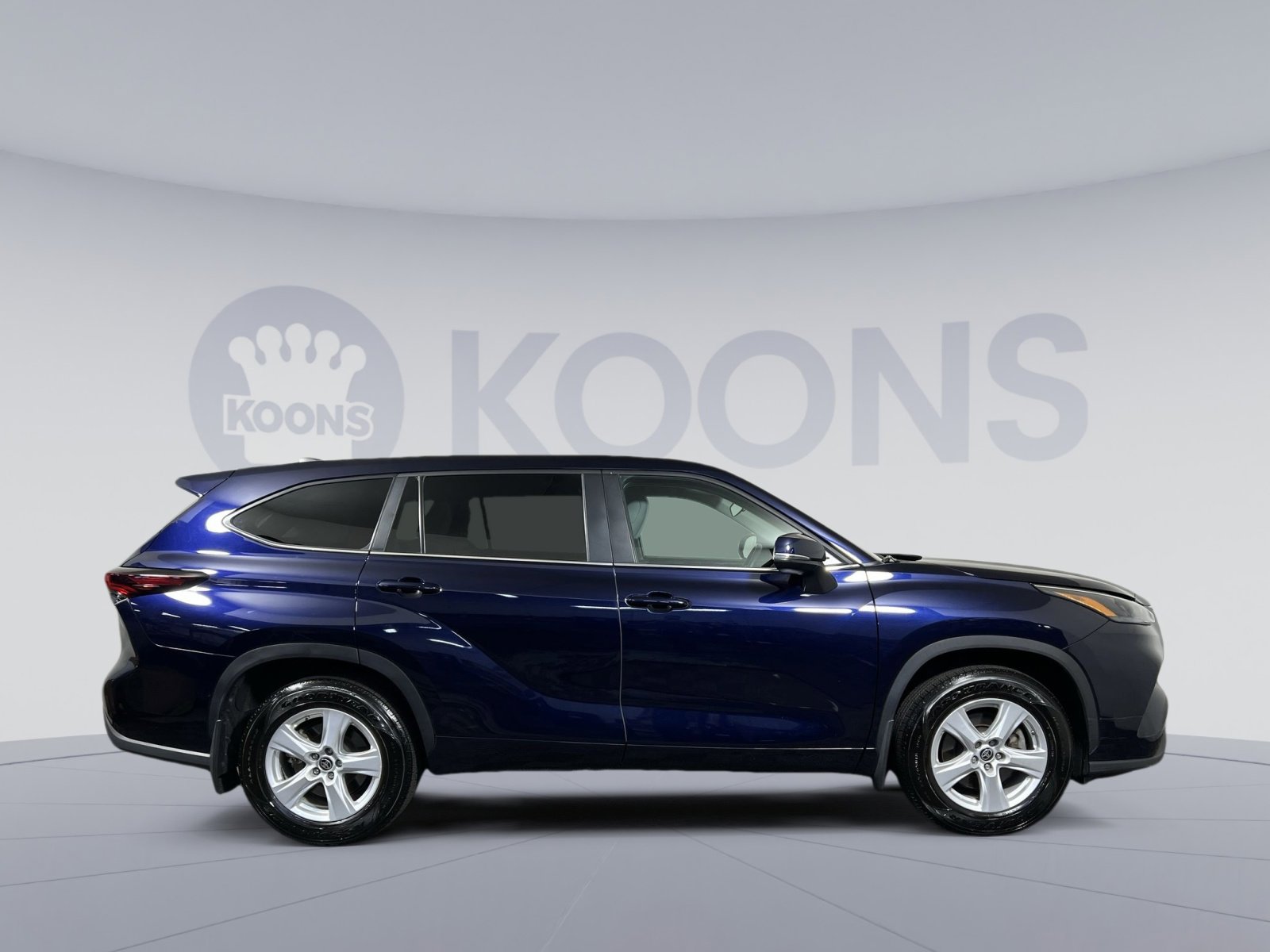 Used 2024 Toyota Highlander LE image 8