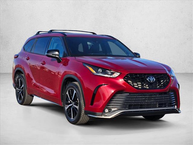 Used 2021 Toyota Highlander XSE image 3