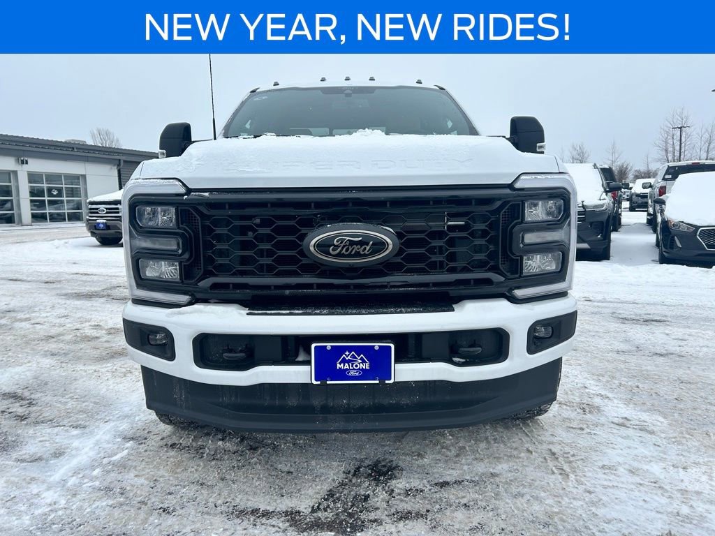 New 2026 Ford F250 Lariat w/ Black Appearance Package image 9