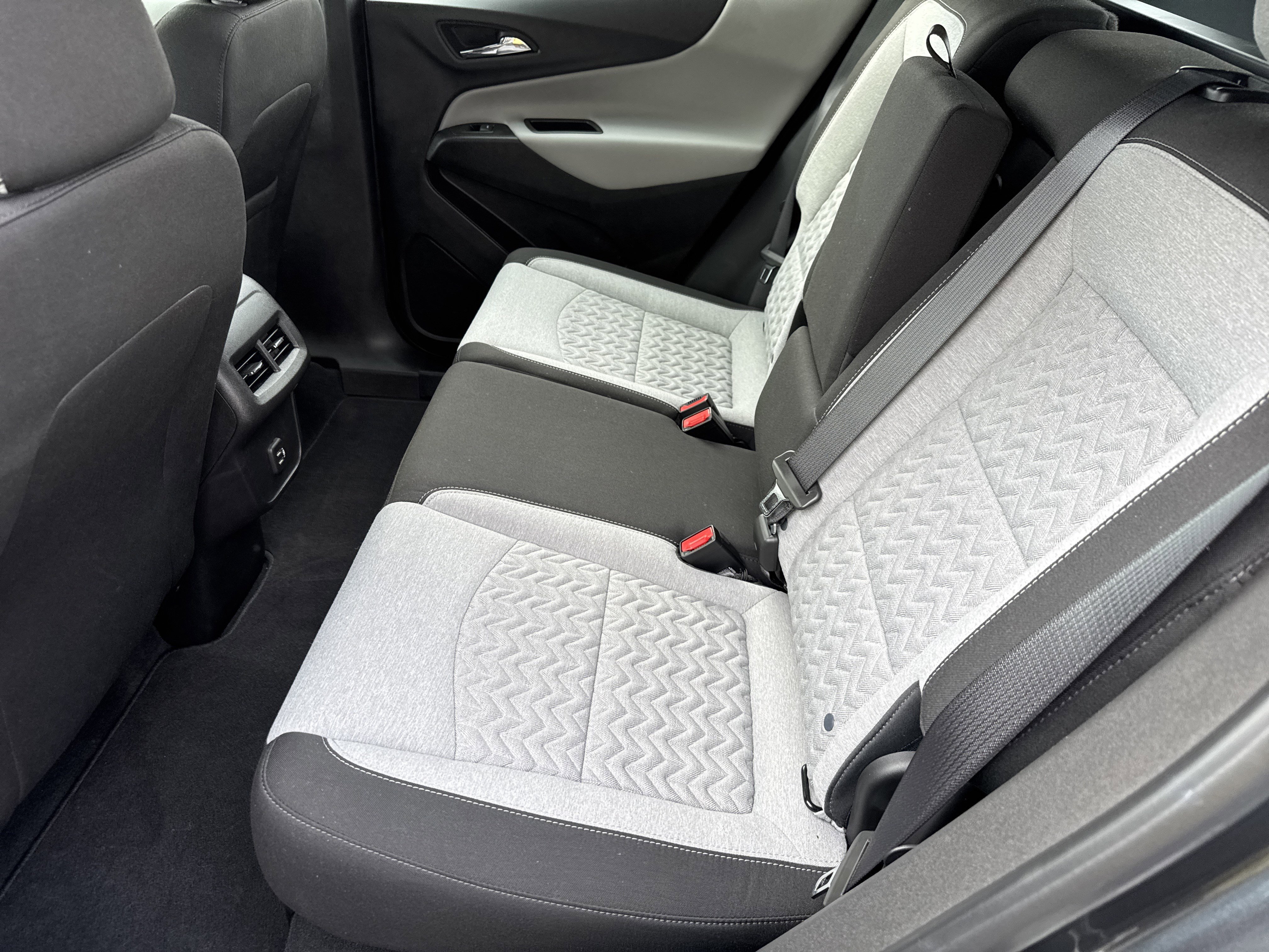 Used 2022 Chevrolet Equinox LS FWD image 11