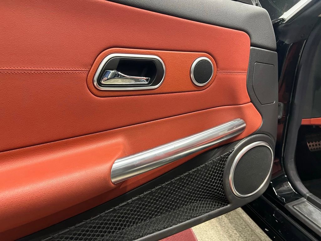 Used 2006 Chrysler Crossfire Limited image 24