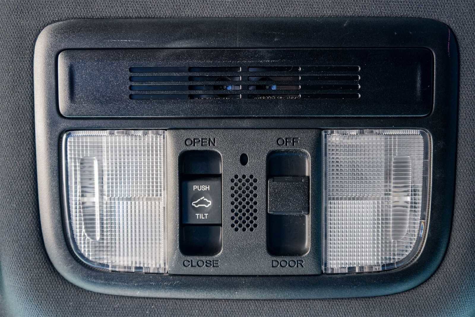 Used 2018 Honda Civic EX-L image 27