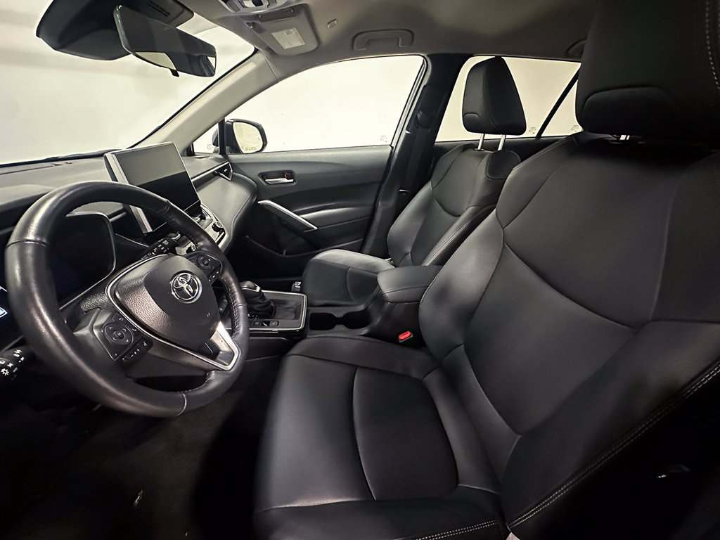 Used 2026 Toyota Corolla Cross XLE AWD/4WD image 3