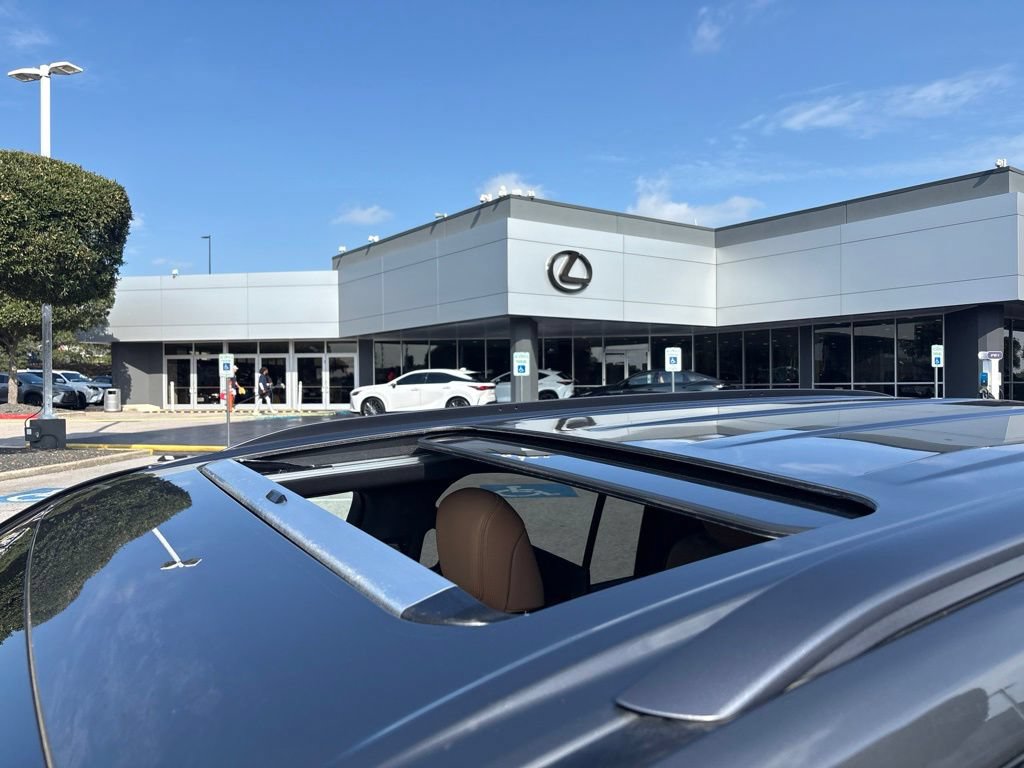 Used 2024 Lexus LX 600 4WD w/ Appearance Package image 10