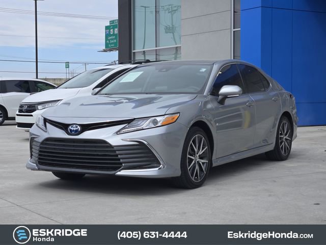 Used 2024 Toyota Camry XLE w/ Cold Weather Package image 3