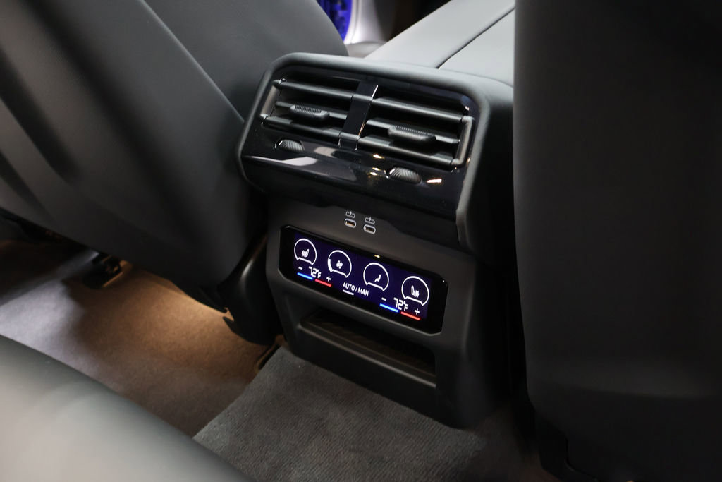 Used 2025 BMW M5 Touring image 62