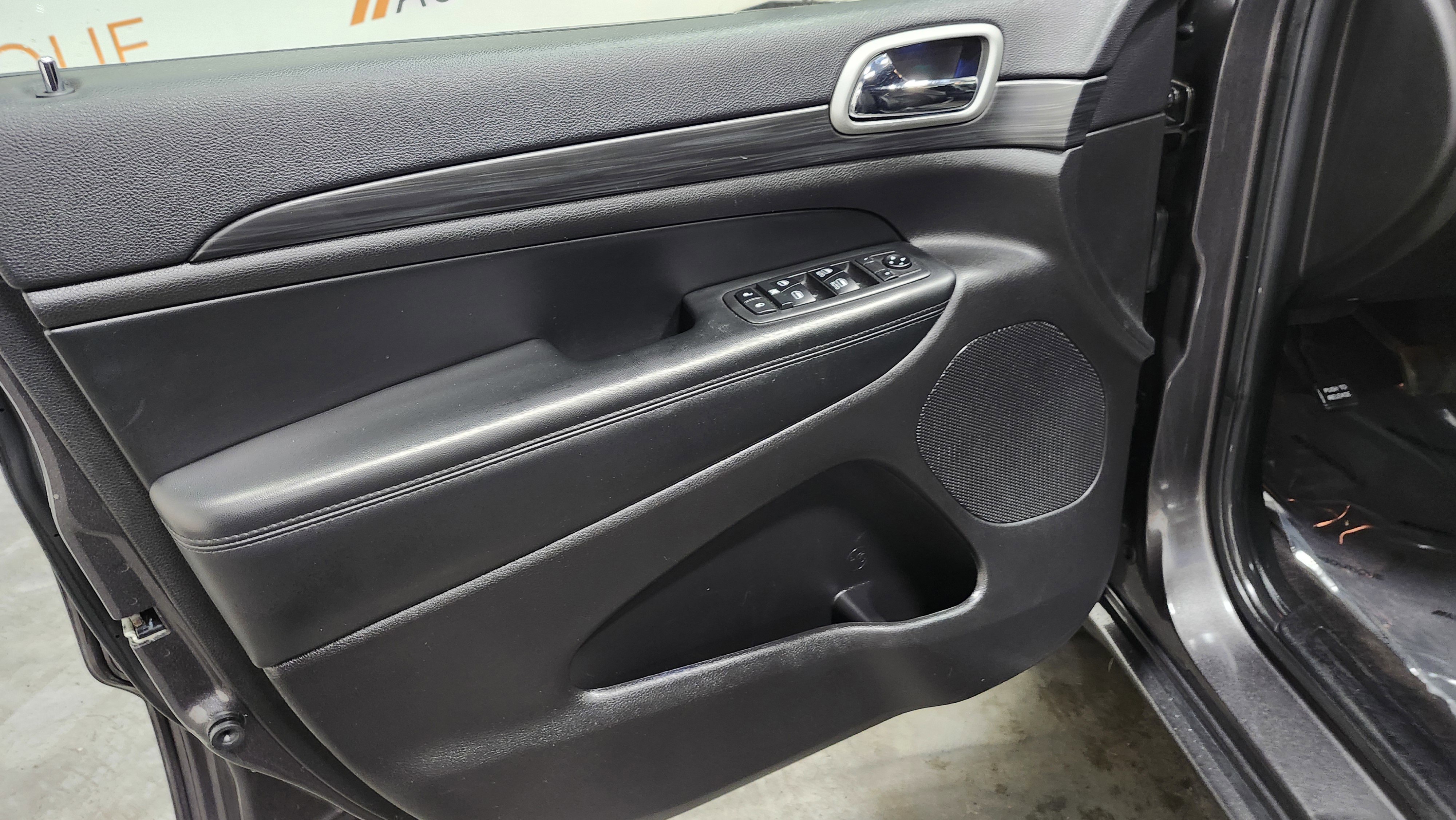 Used 2019 Jeep Grand Cherokee Altitude image 24