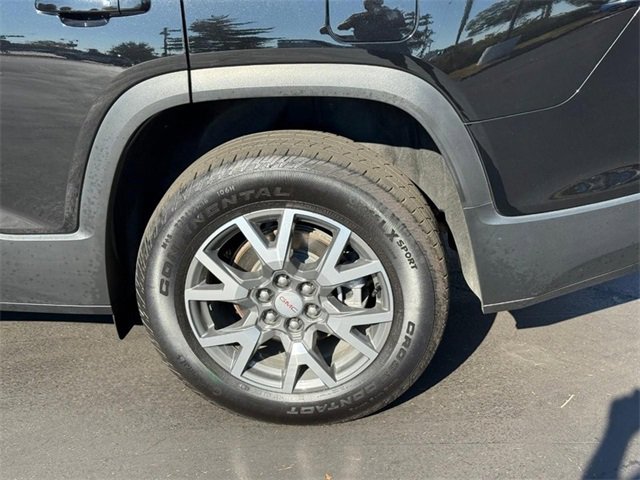 Used 2023 GMC Acadia SLE w/ Driver Convenience Package image 4