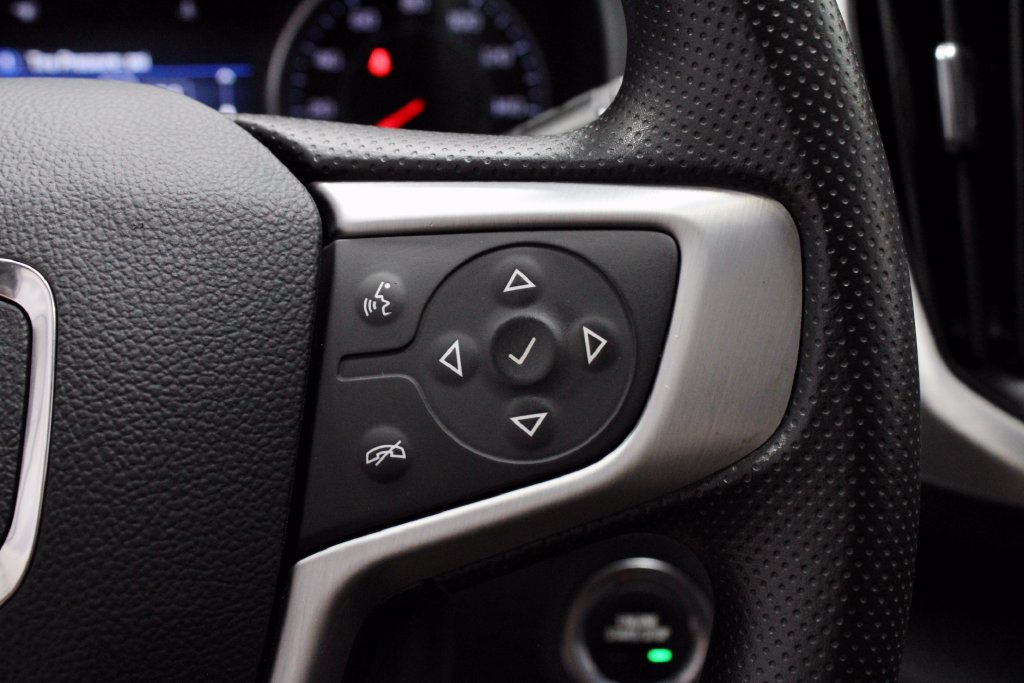 Used 2024 GMC Terrain SLE w/ Driver Convenience Package FWD image 28