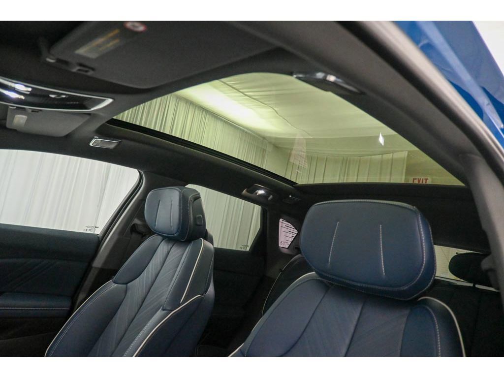 New 2026 Cadillac Optiq Luxury 2 image 20