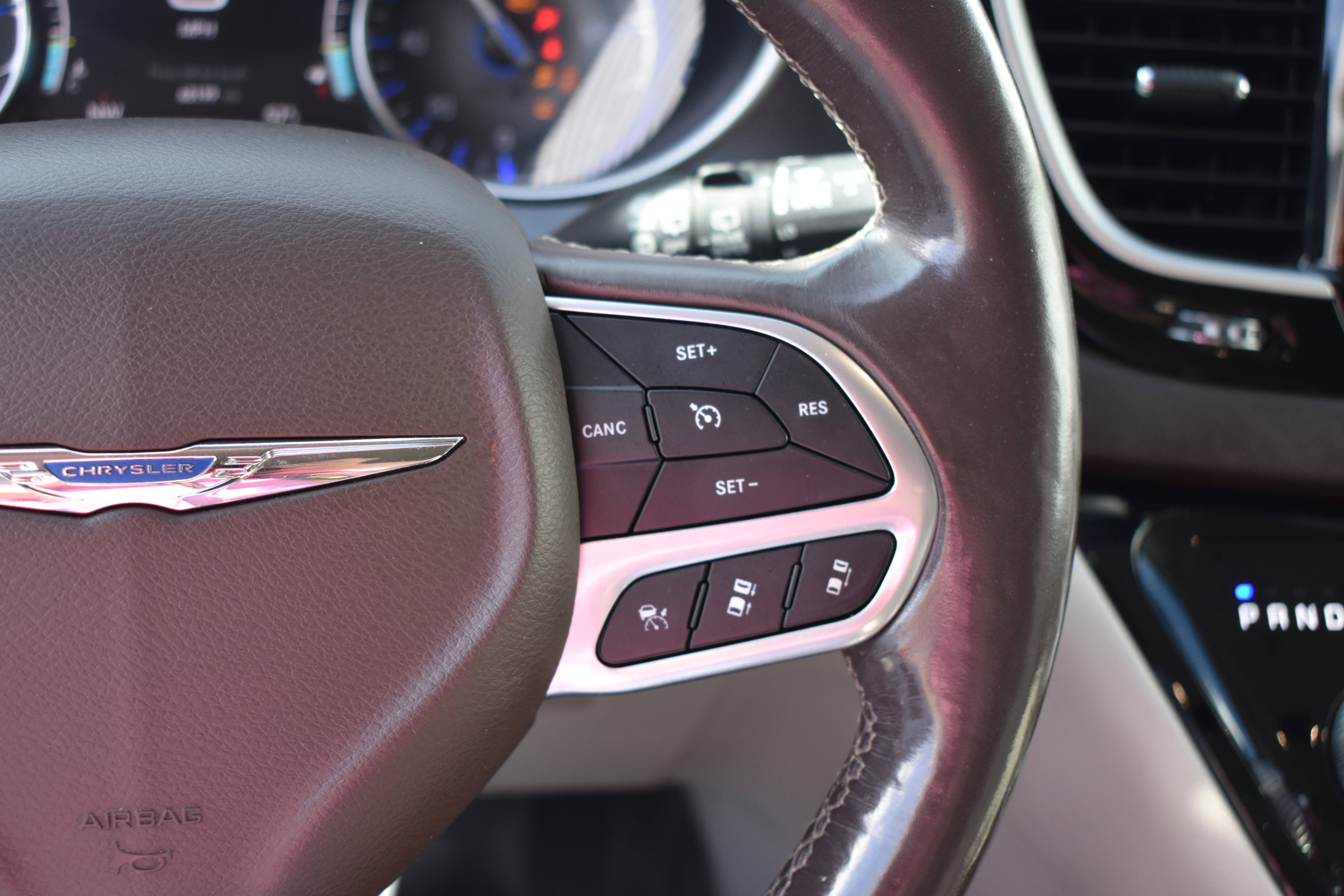 Used 2020 Chrysler Pacifica Touring-L Plus w/ Tire & Wheel Group image 14