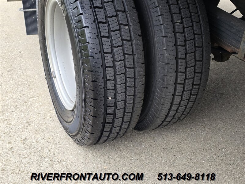 Used 2021 Chevrolet Express 3500 w/ Driver Convenience Package RWD image 18