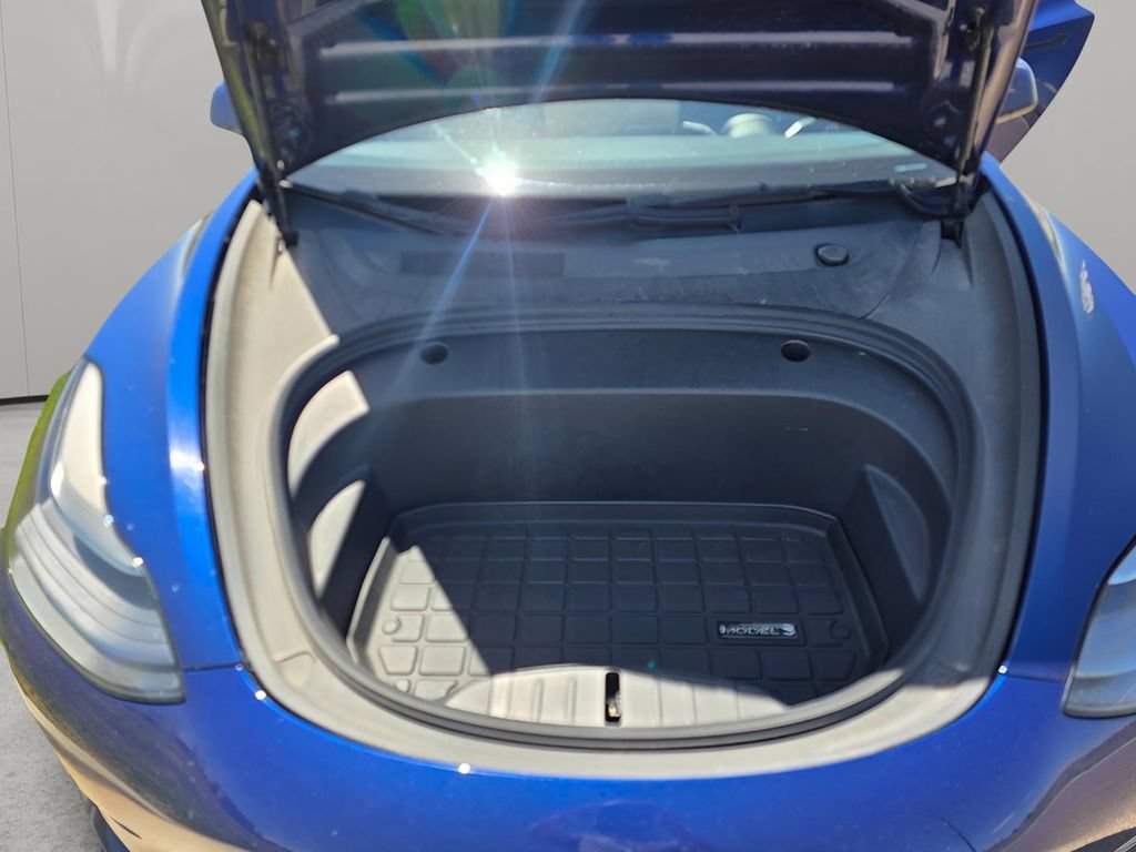 Used 2022 Tesla Model 3 Standard Range RWD image 9