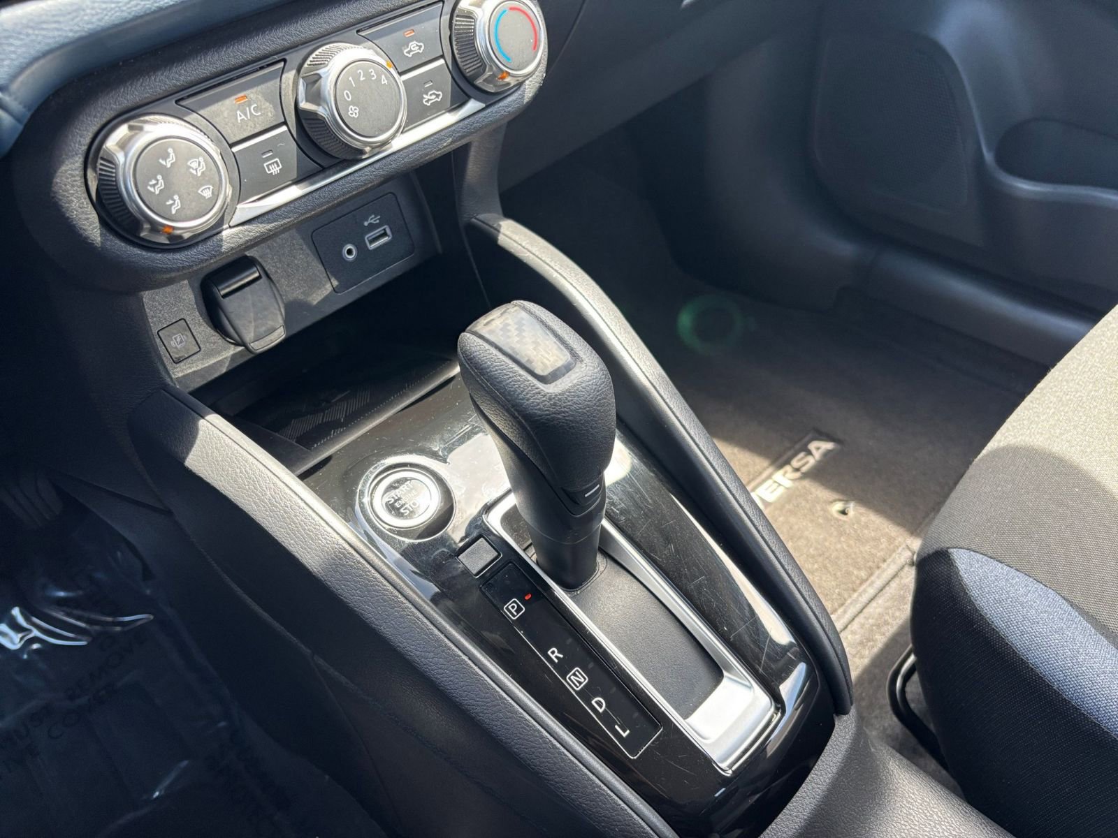 Used 2025 Nissan Versa SV FWD image 39