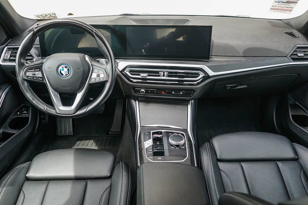 Used 2024 BMW 330e image 11