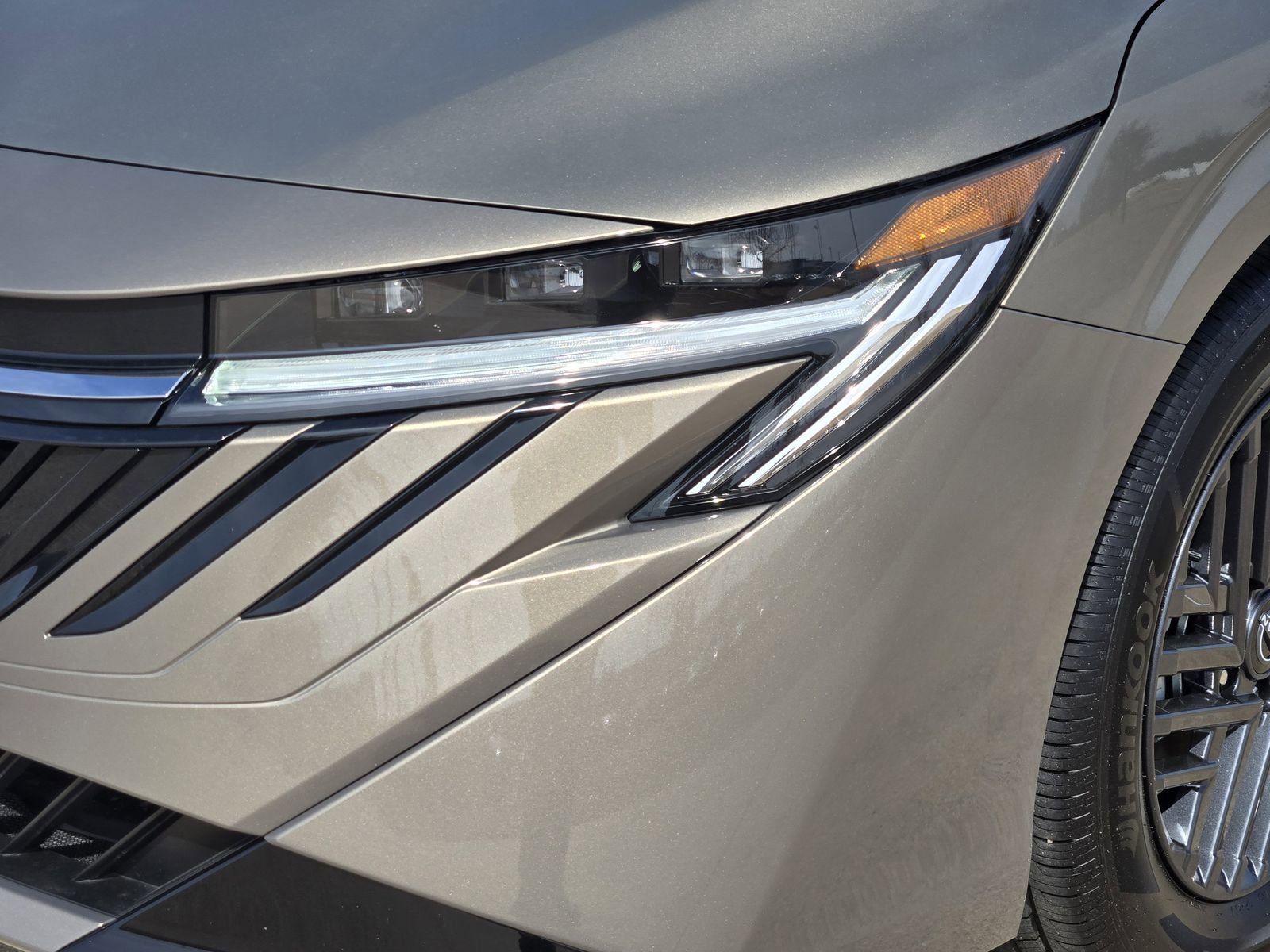 New 2026 Nissan Sentra SV w/ Floor Mat Package FWD image 9