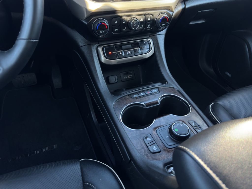 Used 2023 GMC Acadia Denali w/ Denali Technology Package image 15