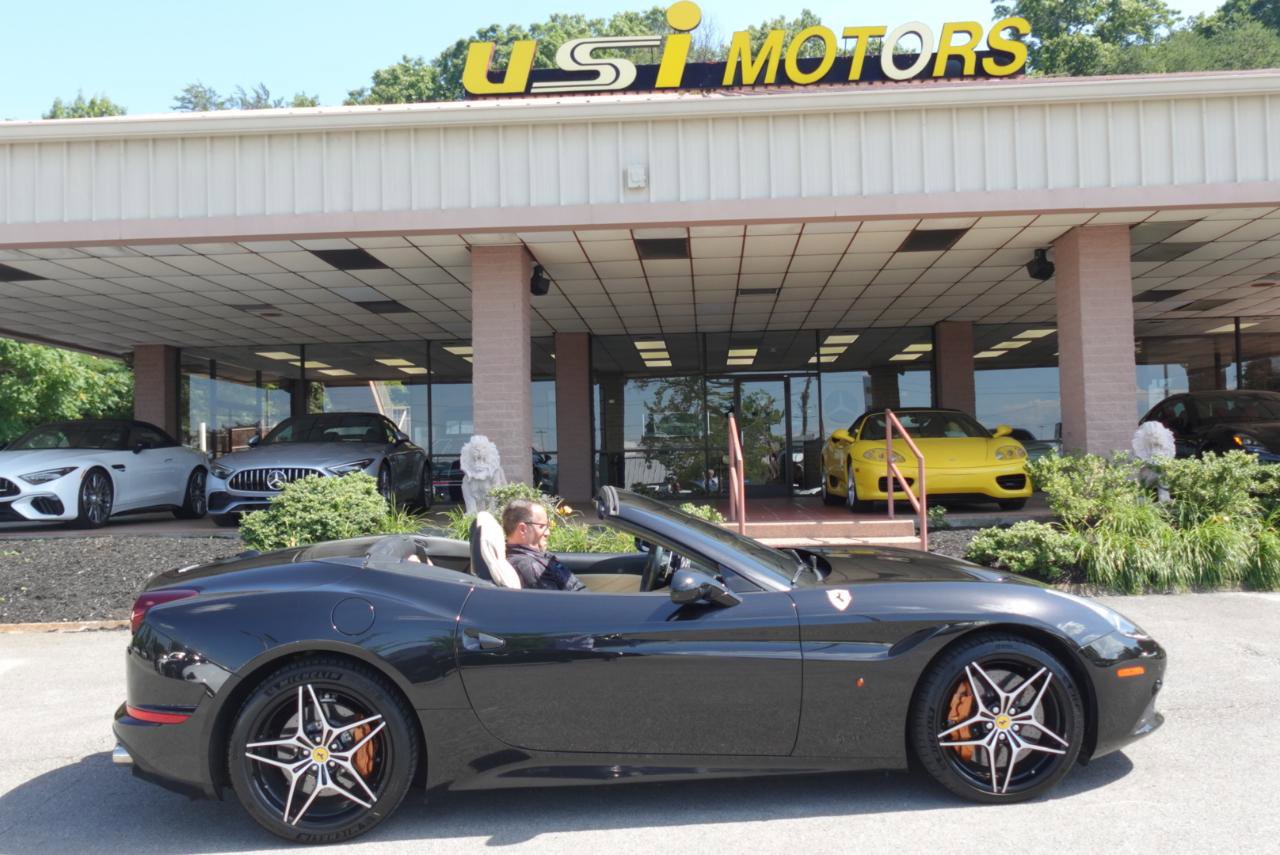 Used 2015 Ferrari California T RWD image 29