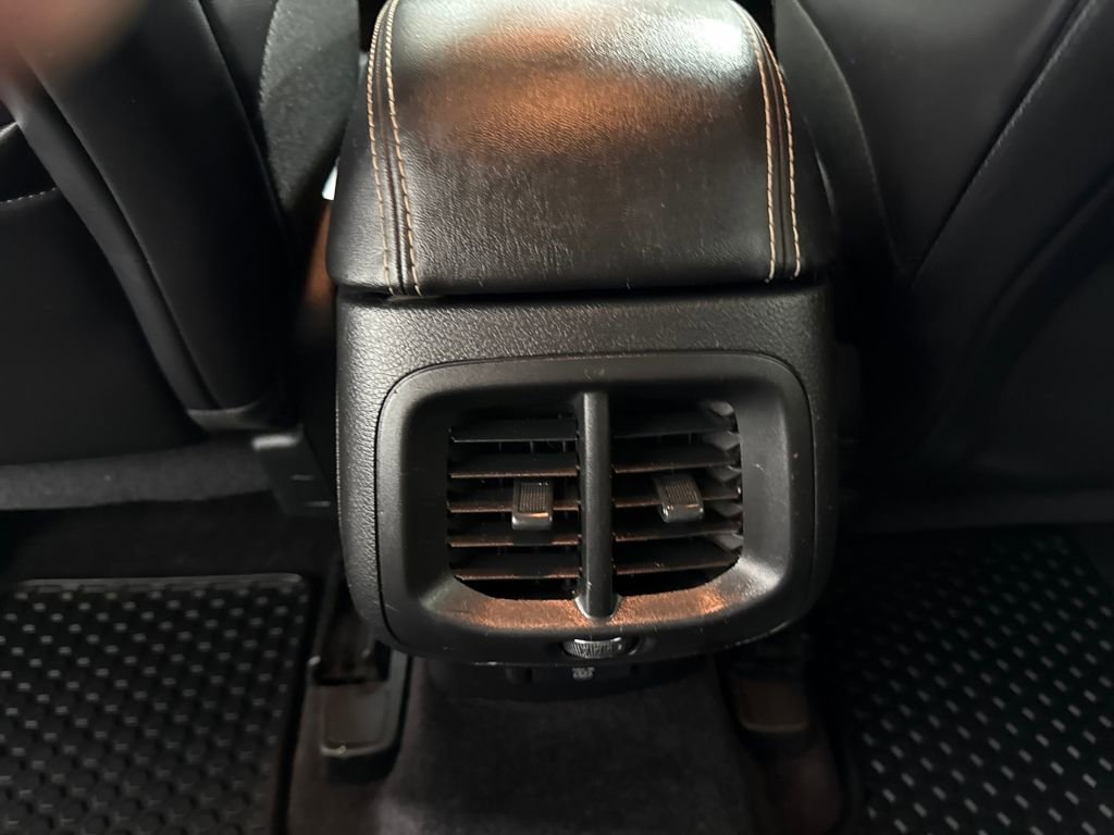 Used 2018 Jeep Cherokee Latitude Plus w/ Cold Weather Group image 15