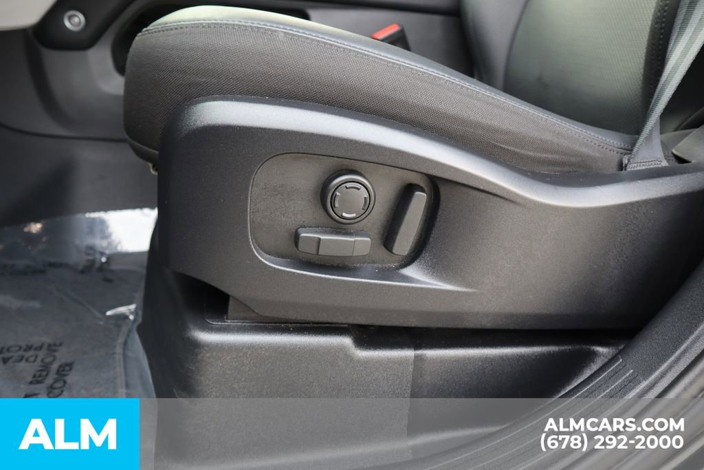 Used 2025 Land Rover Defender 110 S image 14