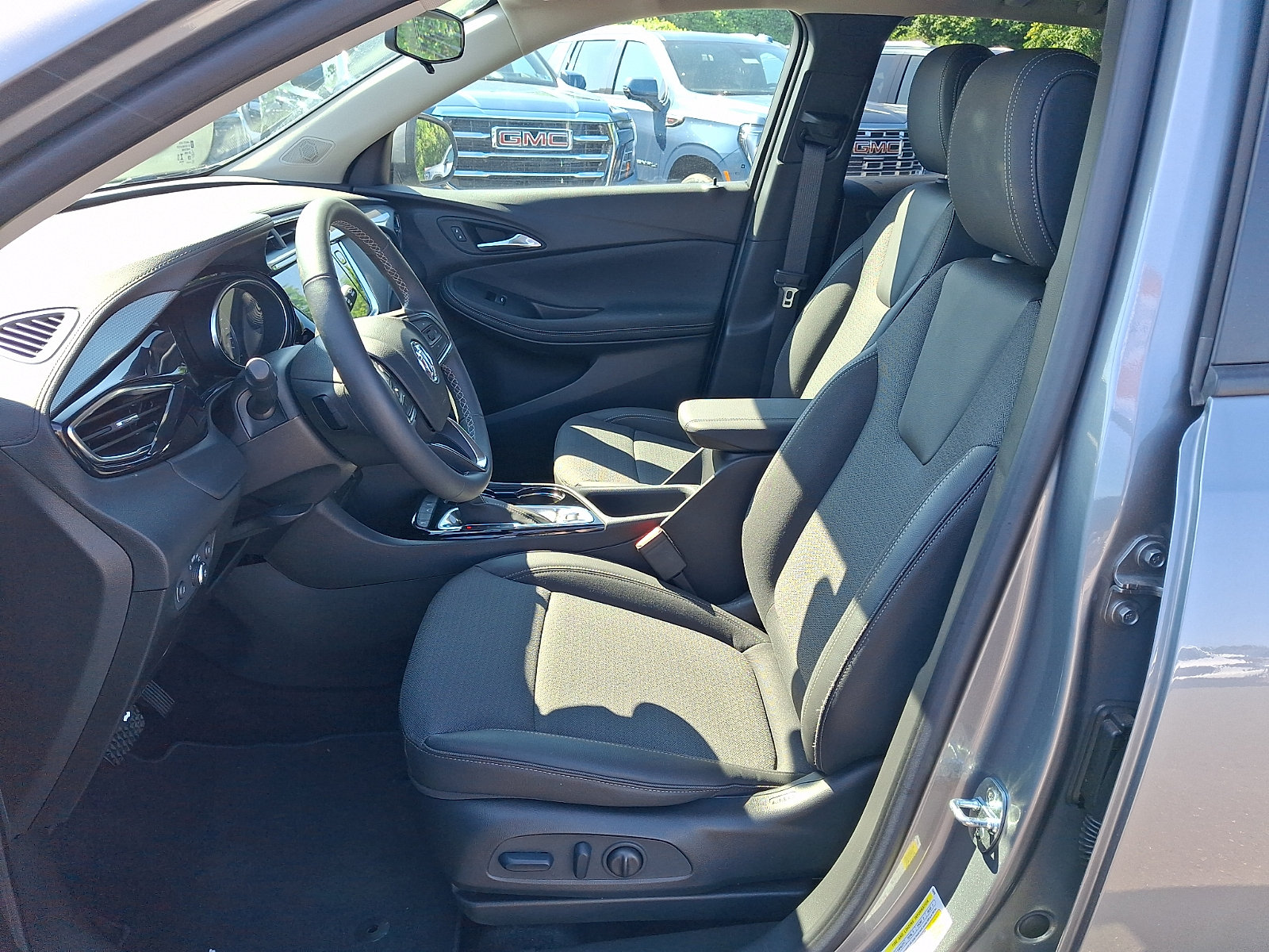 Used 2023 Buick Encore GX Select w/ Safety Package II FWD image 14