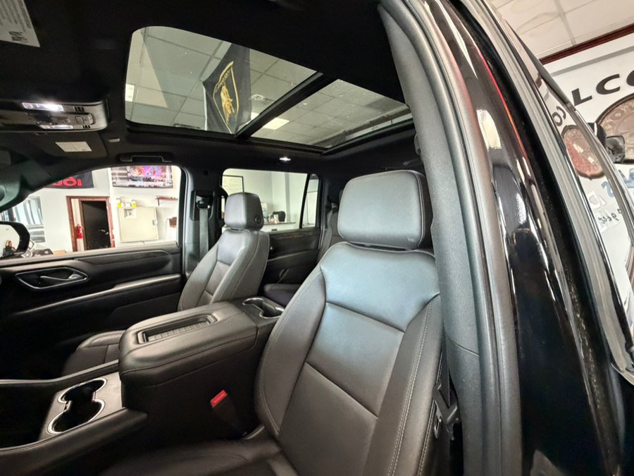 Used 2022 Chevrolet Suburban LT w/ LT Signature Plus Package AWD/4WD image 30