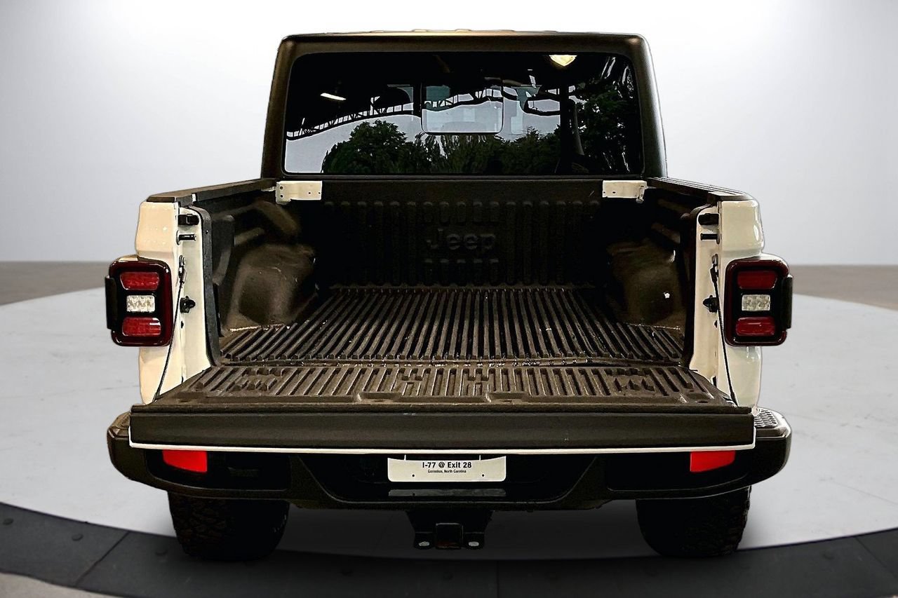 Certified 2024 Jeep Gladiator Sport AWD/4WD image 24