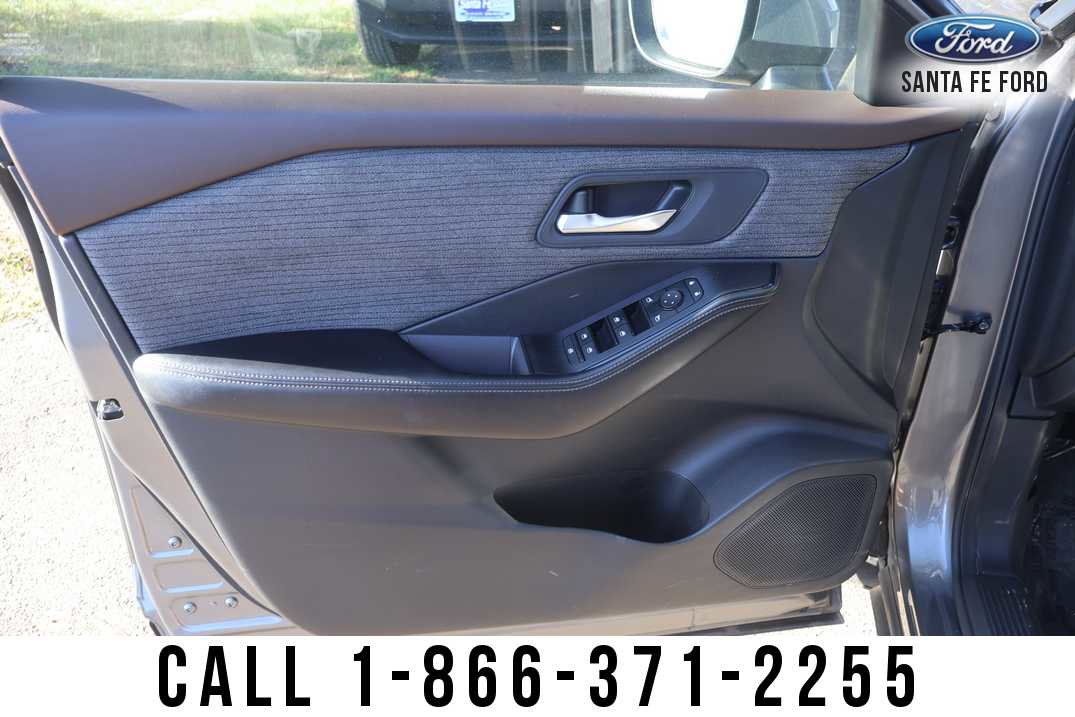 Used 2023 Nissan Rogue SV AWD/4WD image 9