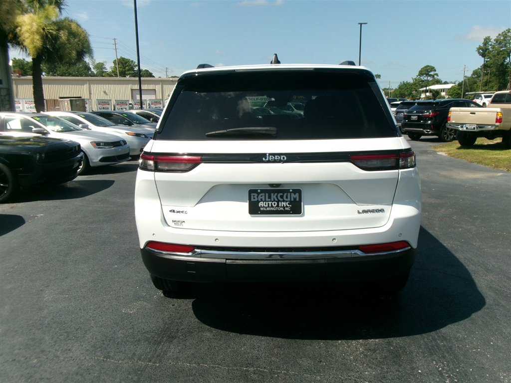 Used 2022 Jeep Grand Cherokee Laredo w/ Luxury Tech Group I image 4