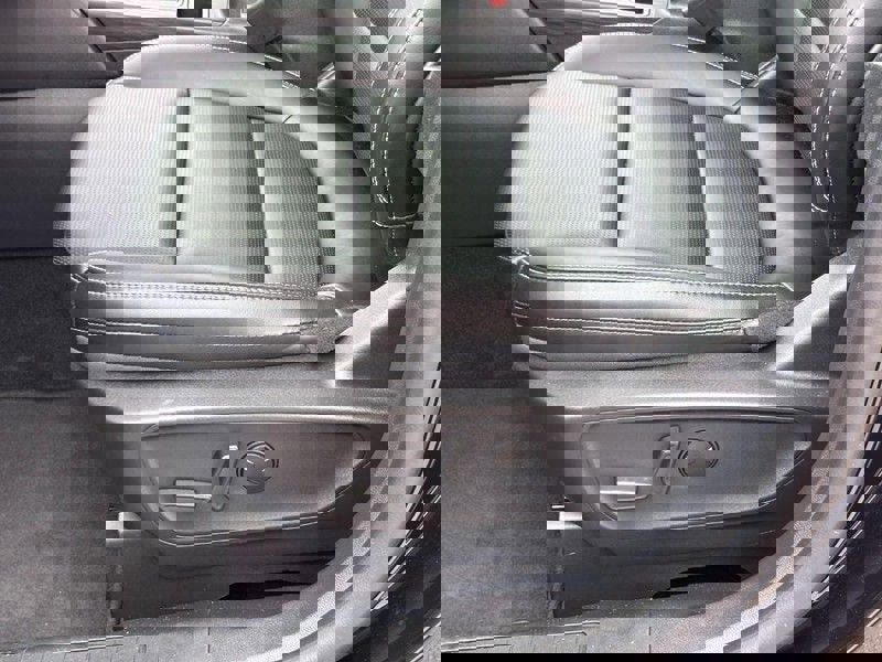 Used 2025 Ford Escape Platinum image 26